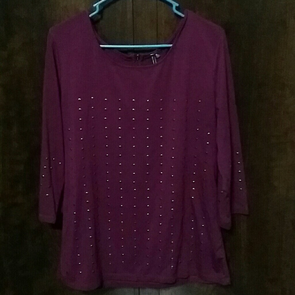 Cute purple top with pewter studs